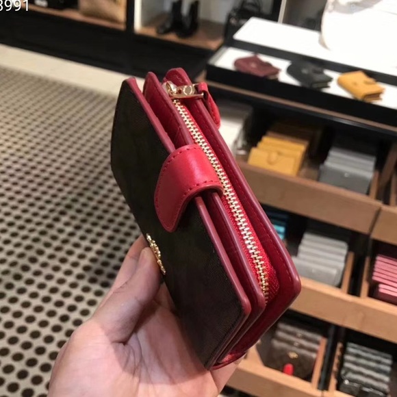 coach medium corner zip wallet signature - Picture 2 of 4